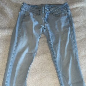 American Eagle Lightwashed Jeans!